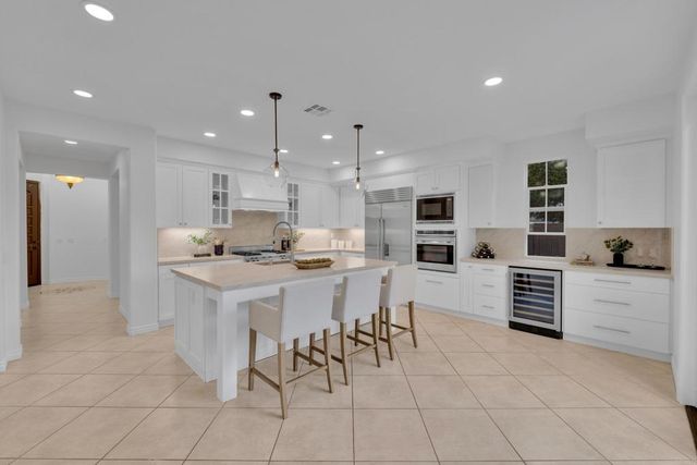 6215 Dartington Way, Carlsbad, CA 92009