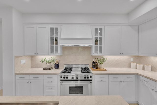 6215 Dartington Way, Carlsbad, CA 92009