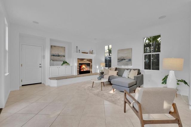 6215 Dartington Way, Carlsbad, CA 92009