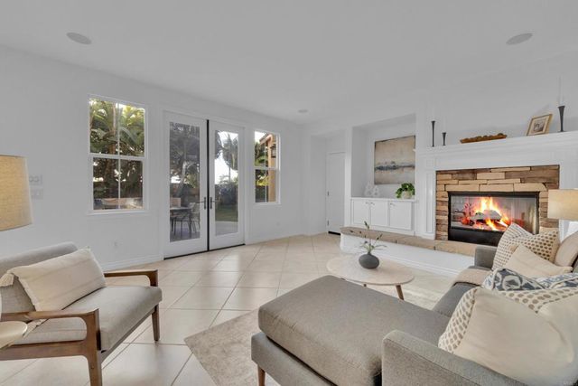 6215 Dartington Way, Carlsbad, CA 92009