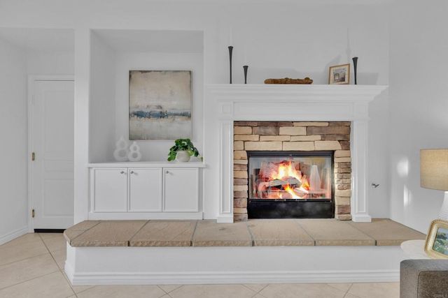 6215 Dartington Way, Carlsbad, CA 92009