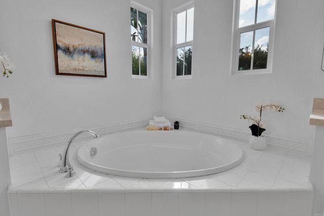 6215 Dartington Way, Carlsbad, CA 92009