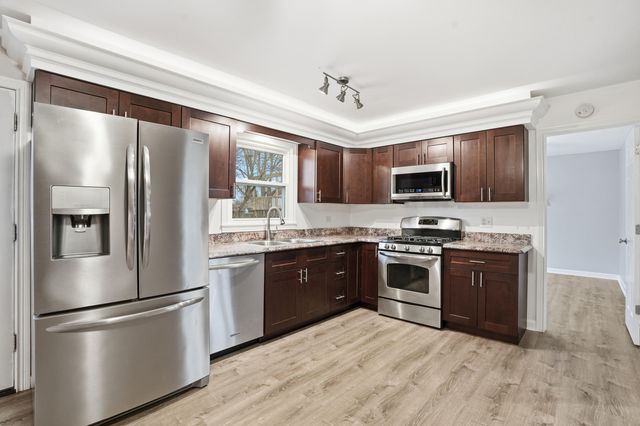 2431 Hickory Drive, Dyer, IN 46311