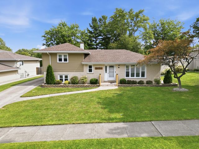 2431 Hickory Drive, Dyer, IN 46311