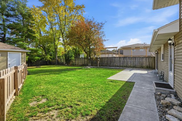 2431 Hickory Drive, Dyer, IN 46311