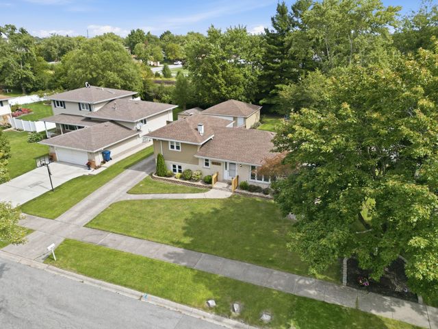 2431 Hickory Drive, Dyer, IN 46311