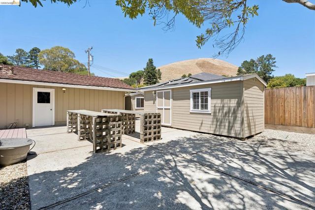 2530 Patra Drive, El Sobrante, CA 94803