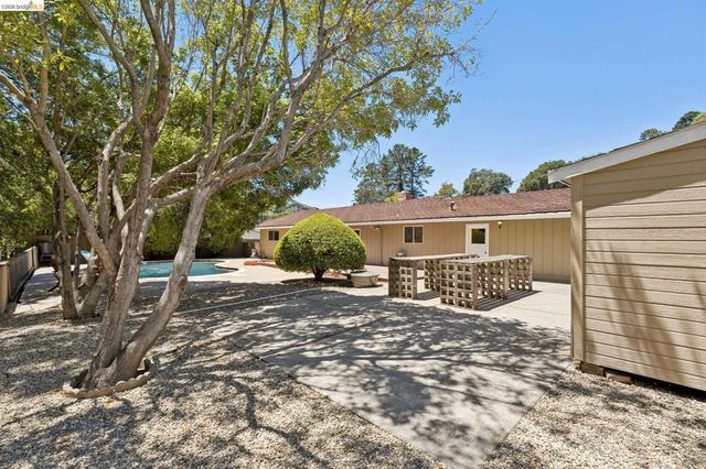 2530 Patra Drive, El Sobrante, CA 94803