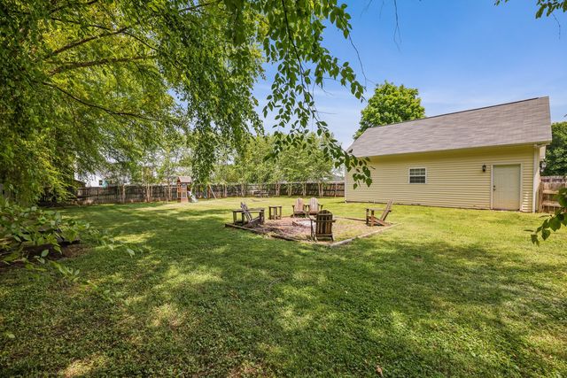 136 Fall Creek Dr, Murfreesboro, TN 37129