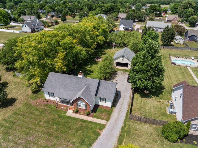 136 Fall Creek Dr, Murfreesboro, TN 37129