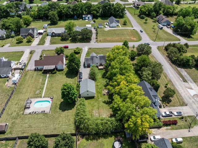 136 Fall Creek Dr, Murfreesboro, TN 37129