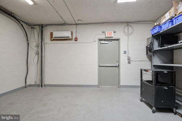 208 N BROADWAY, Gloucester City, NJ 08030