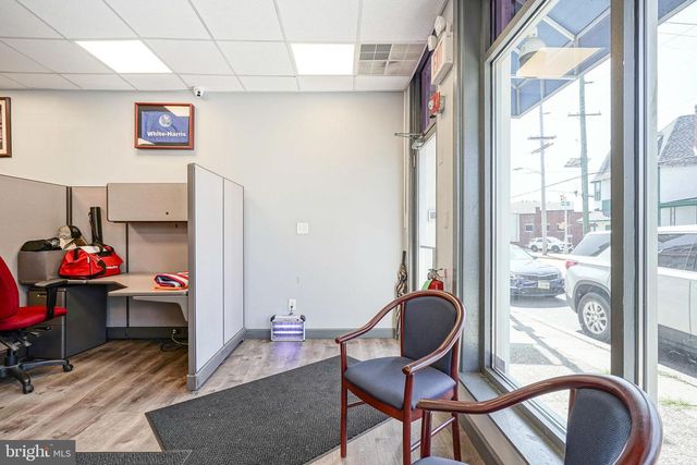208 N BROADWAY, Gloucester City, NJ 08030