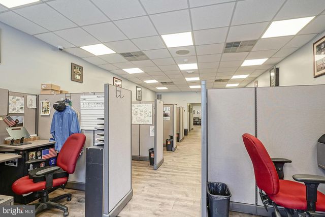 208 N BROADWAY, Gloucester City, NJ 08030