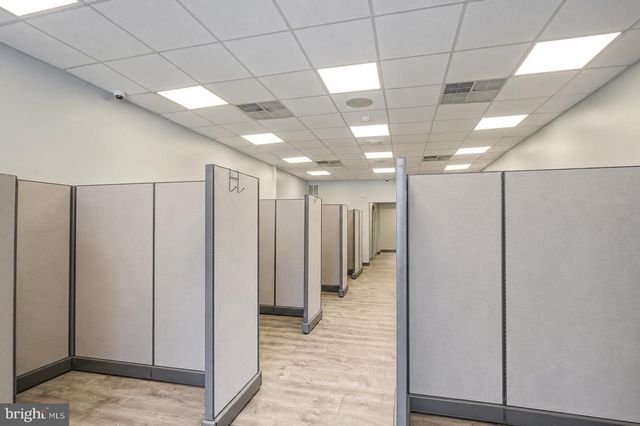 208 N BROADWAY, Gloucester City, NJ 08030