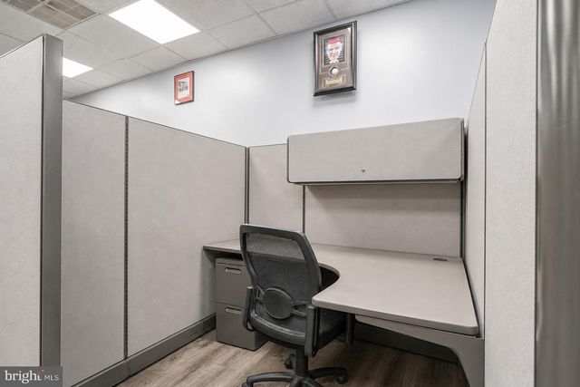 208 N BROADWAY, Gloucester City, NJ 08030