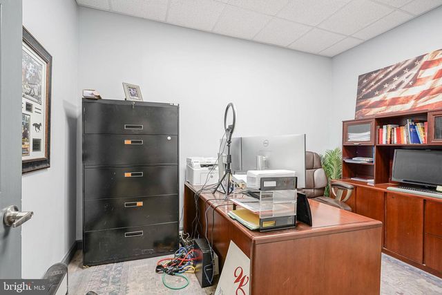 208 N BROADWAY, Gloucester City, NJ 08030