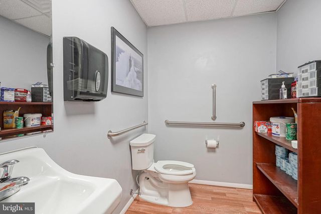 208 N BROADWAY, Gloucester City, NJ 08030