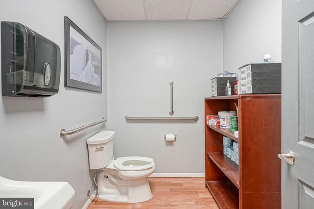 208 N BROADWAY, Gloucester City, NJ 08030