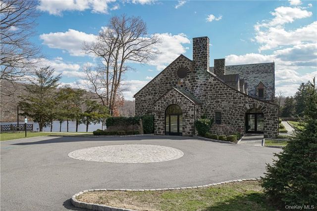 20 Deforest Drive, Cortlandt Manor, NY 10567