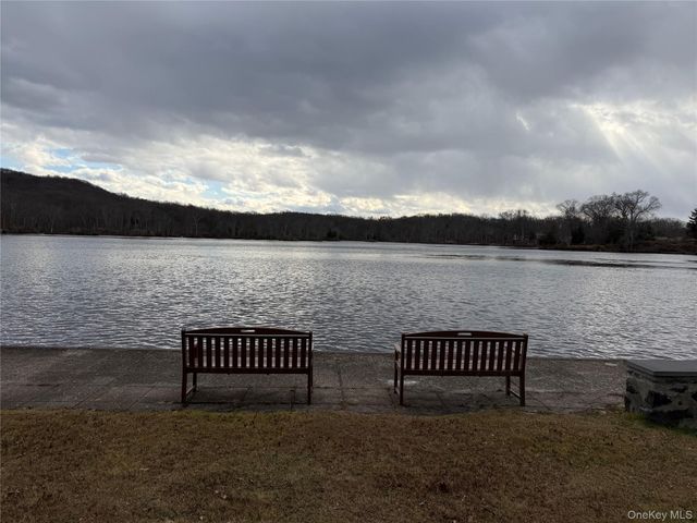 20 Deforest Drive, Cortlandt Manor, NY 10567