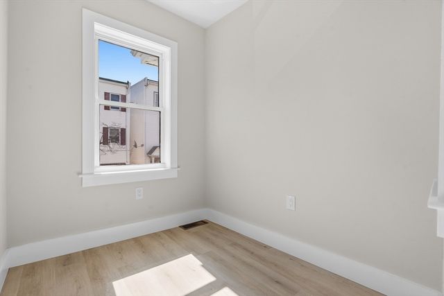 274 Havre St, Boston, MA 02128