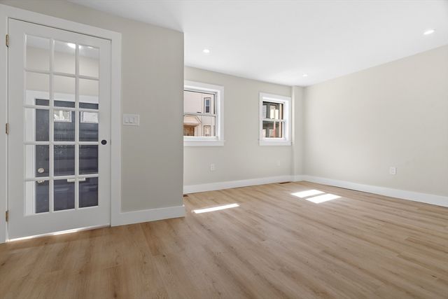 274 Havre St, Boston, MA 02128