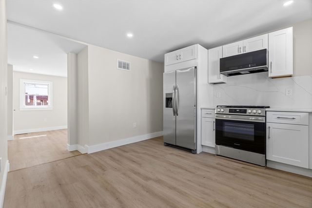 274 Havre St, Boston, MA 02128