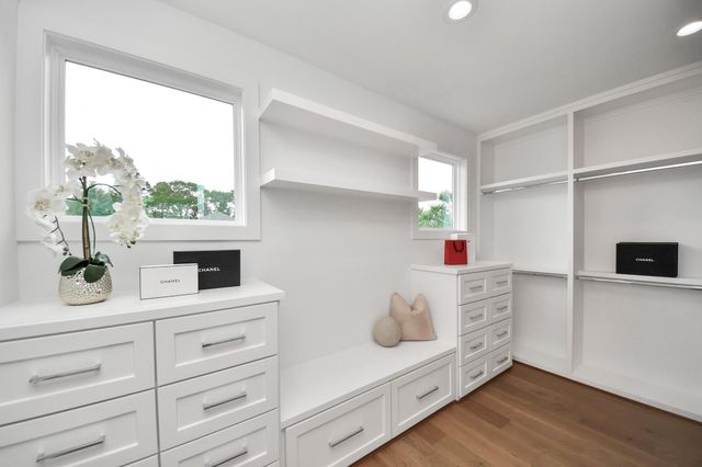 1705 Saxon Drive, Houston, TX 77018