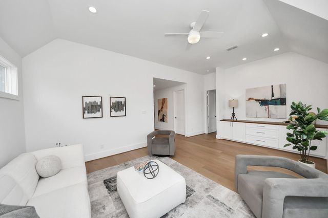 1705 Saxon Drive, Houston, TX 77018