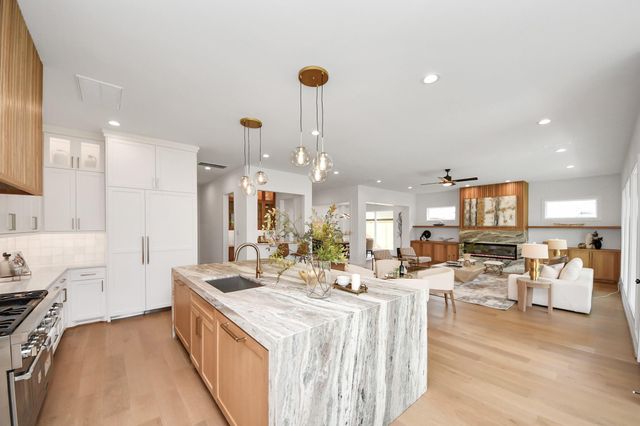 1705 Saxon Drive, Houston, TX 77018