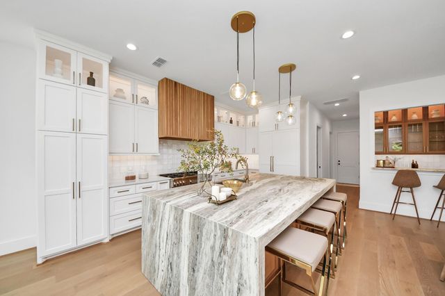 1705 Saxon Drive, Houston, TX 77018