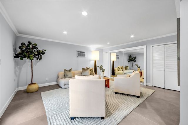 725 N Doheny, Beverly Hills, CA 90210