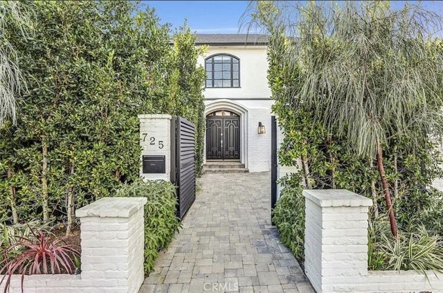 725 N Doheny, Beverly Hills, CA 90210
