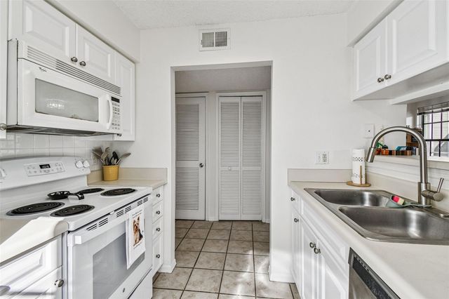 1000 W HORATIO STREET 212, Tampa, FL 33606