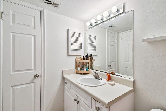 1000 W HORATIO STREET 212, Tampa, FL 33606