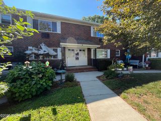 14b Juniper Lane, Eatontown, NJ 07724
