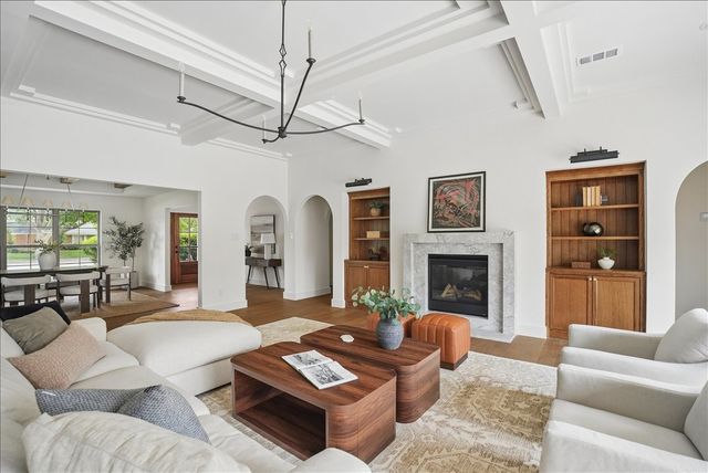 4366 Willow Lane, Dallas, TX 75244