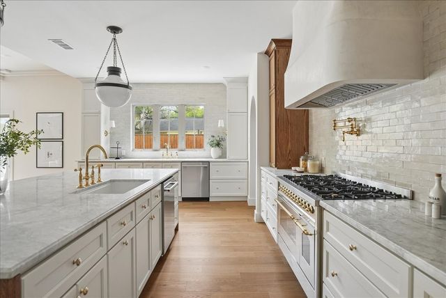 4366 Willow Lane, Dallas, TX 75244