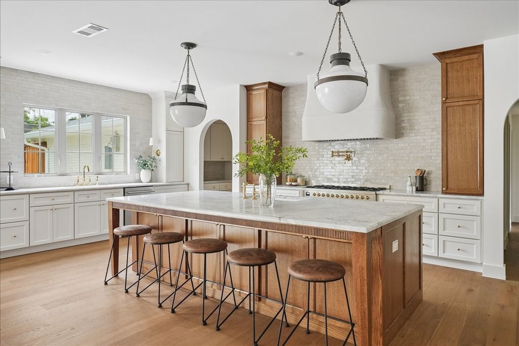 4366 Willow Lane, Dallas, TX 75244