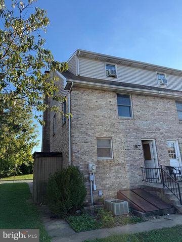 1015 E WALNUT ST, Lancaster, PA 17602