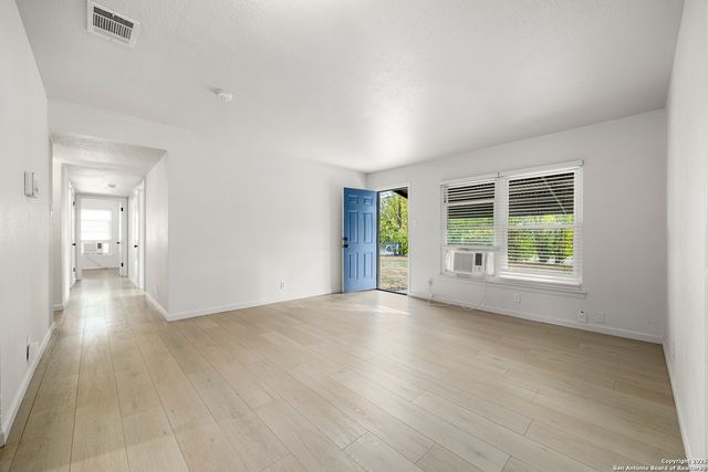 258 Antrim Dr, San Antonio, TX 78218