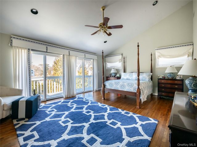 2 Bonnie Lynn Court, Roslyn, NY 11576