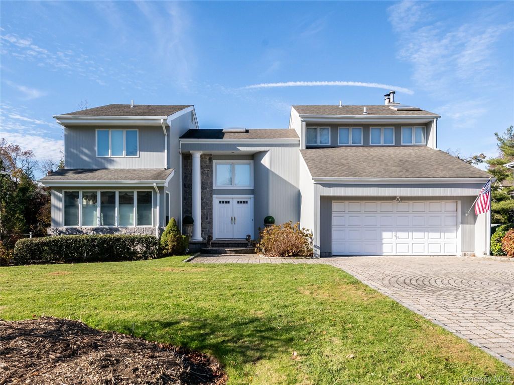 2 Bonnie Lynn Court, Roslyn, NY 11576