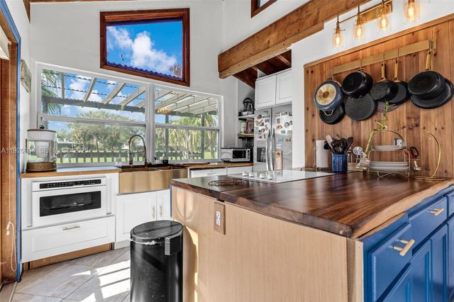 1420 W Sandpiper Cir 1420, Pembroke Pines, FL 33026