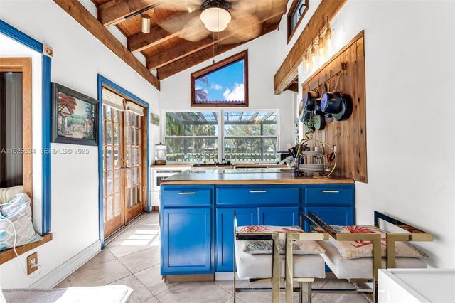 1420 W Sandpiper Cir 1420, Pembroke Pines, FL 33026