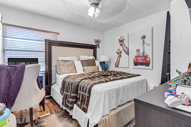 1420 W Sandpiper Cir 1420, Pembroke Pines, FL 33026