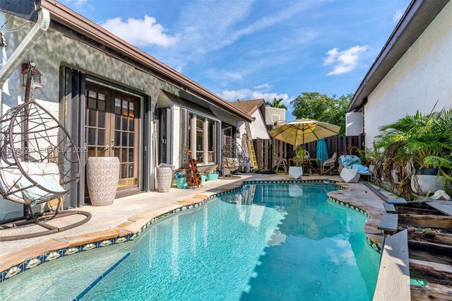 1420 W Sandpiper Cir 1420, Pembroke Pines, FL 33026