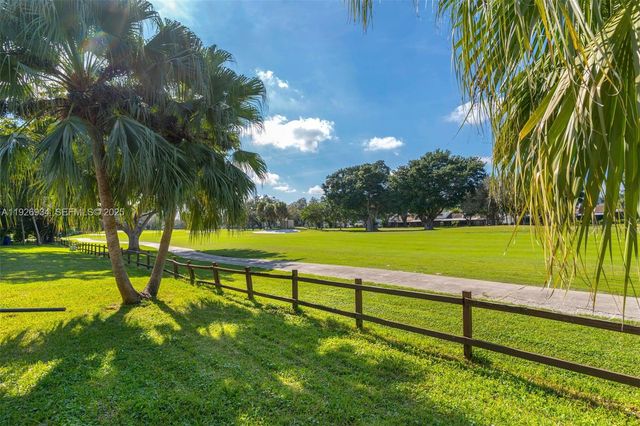 1420 W Sandpiper Cir 1420, Pembroke Pines, FL 33026