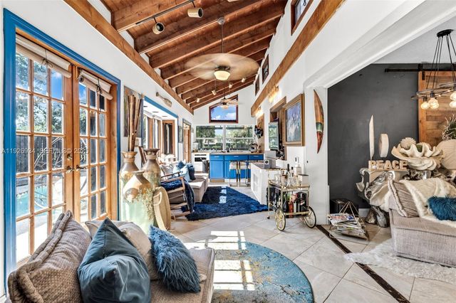 1420 W Sandpiper Cir 1420, Pembroke Pines, FL 33026